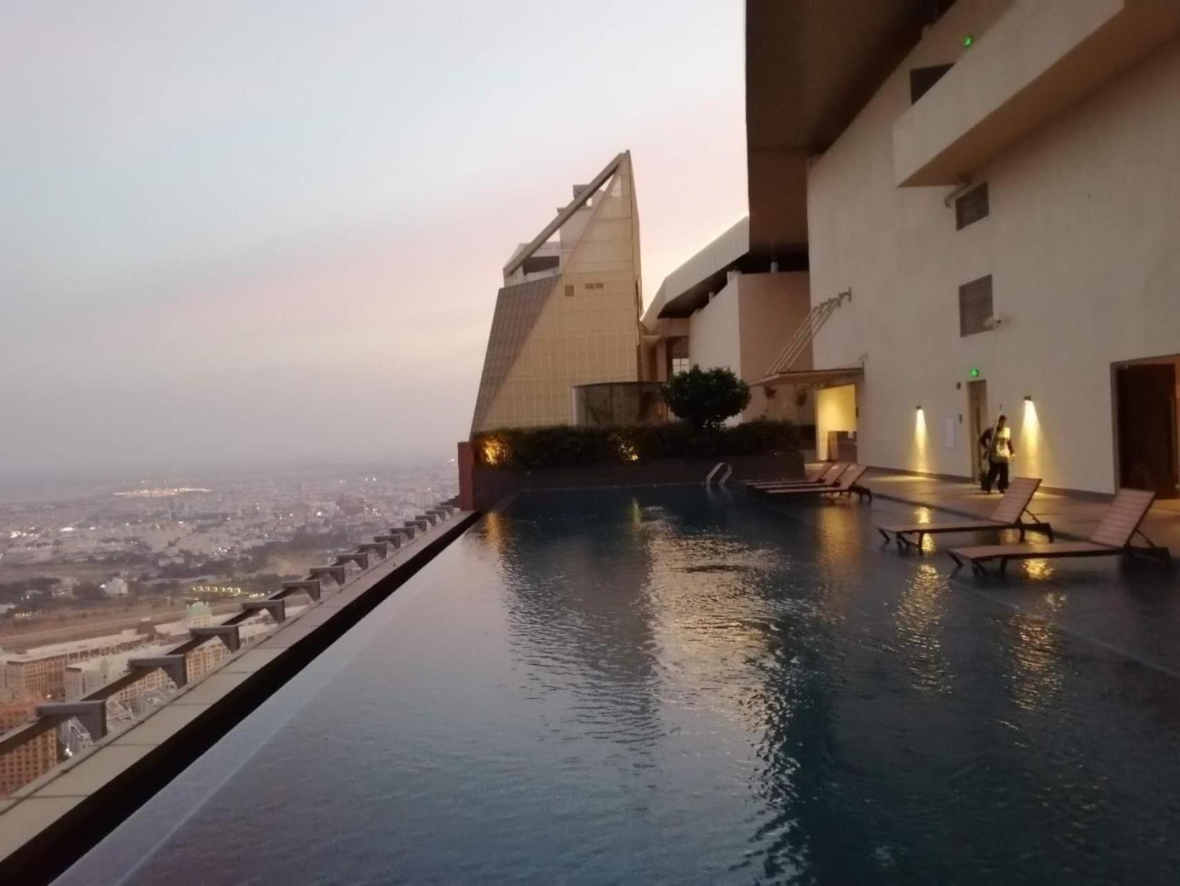 Impian II - The Peak Residence Phnom Penh Exterior photo