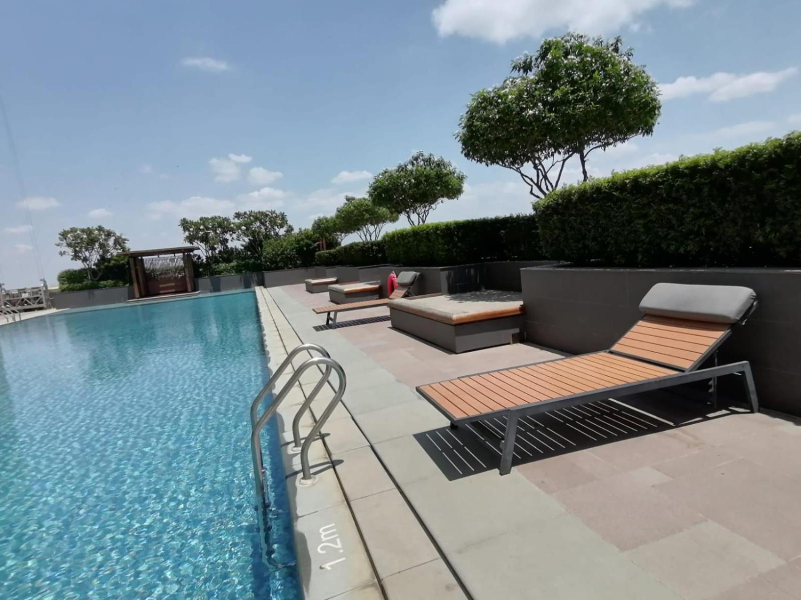 Impian II - The Peak Residence Phnom Penh Exterior photo